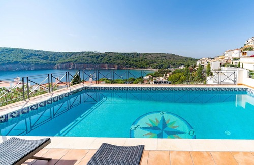 L'Escala Villa | Isabelle: Villa with private pool and sea view in Cala Montgó