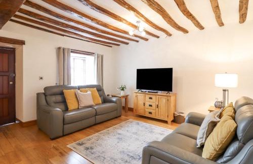 Llanfair House | Isallt