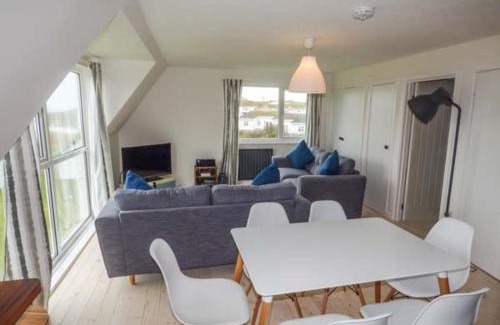 Trearddur Bay House | Isallt Lodge