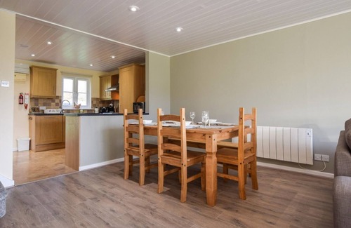 South Cerney House | Isis Lake 43, Turtle Lodge (P)