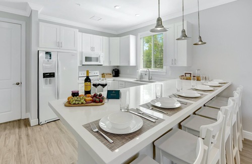 Upper Matecumbe Key Villa | Isla Key Acaí: Waterfront Boutique Resort, FREE Boat Dockage Sep-Oct Only!