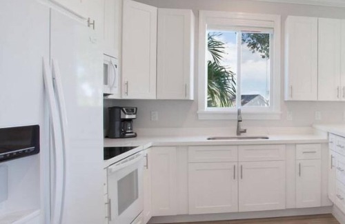 Upper Matecumbe Key Villa | Isla Key Acaí: Waterfront Boutique Resort, FREE Boat Dockage Sep-Oct Only!