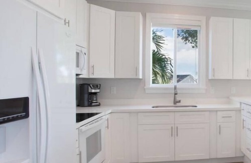 Upper Matecumbe Key Villa | Isla Kiwi: Waterfront Boutique Resort, FREE Boat Dockage Sept-Oct Only