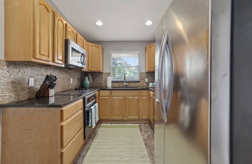 Jacksonville Beach House | Isla's Beach Oasis: Classic Family Beach Oasis with Heated Pool