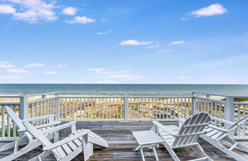 Sea Palm Village House | Island Escape ~ Beach front, Private Pool, Pet-Friendly, Fully Renovated!