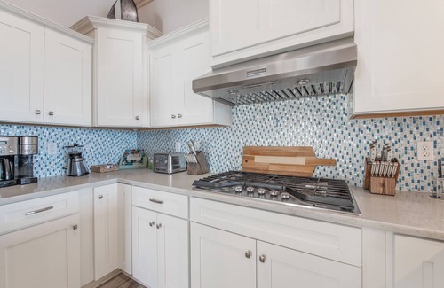 Island Moorings Apartment | Island Moorings marina, Rooftop Spa, Beach Chairs provided