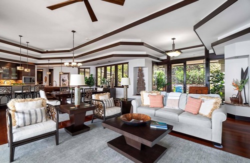 Kahaluu-Keauhou House | Island Oasis: Stunning Ocean View Retreat! Heated Pool, Spa, AC & Putting Green
