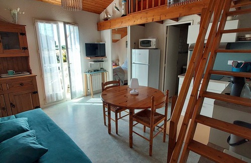 La Remigeasse Apartment | ISLAND OF OLERON / APARTMENT N ° 10 TO 300 METERS WITH FOOT OF THE BEACH, private parking ,.