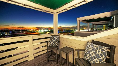 Port Aransas Apartment | Island Paradise by AvantStay Pool Island Views