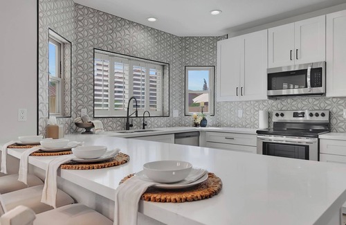 The Islands House | Island Paradise! Heated Pool Home. 30 Night Minimum.