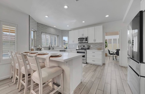 The Islands House | Island Paradise! Heated Pool Home. 30 Night Minimum.