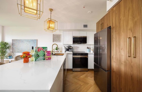 Blue Waters Condo | Island Time at Ocean Pointe Luxe 2 King Spa BR/BA, 2 Balcony
