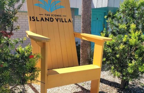 Gulf Shores House | Island Villa 10 by ALBVR - Super cute condo! Just steps to the Waterway District and minutes to the beach!