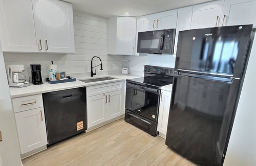Gulf Shores Condo | Island Winds East 507 - Immaculately Remodeled Coastal Getaway