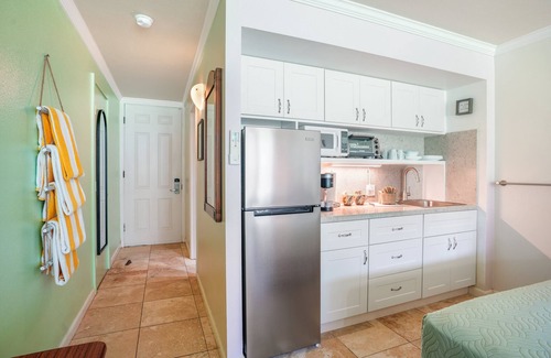 Wailua Apartment | Islander on the Beach 120| Walk to Beach | Studio w/AC