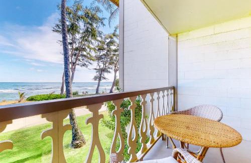 Wailua Hotel | Islander on the Beach 250