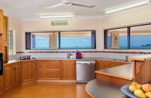 Hideaway Bay House | 'IslandView' The Perfect Holiday Home