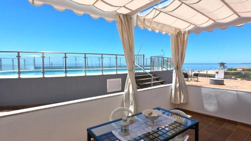 Isla Cristina Apartment | Islantilla vistas al mar 1 línea, piscina, parking, wifi