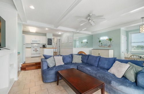 Emerald Isle Apartment | Isle In The Sun Condo