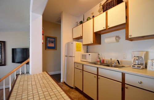 Isle of Palms Condo | Isle of Palms One Bedroom Condo 1/2 block Front Beach fun