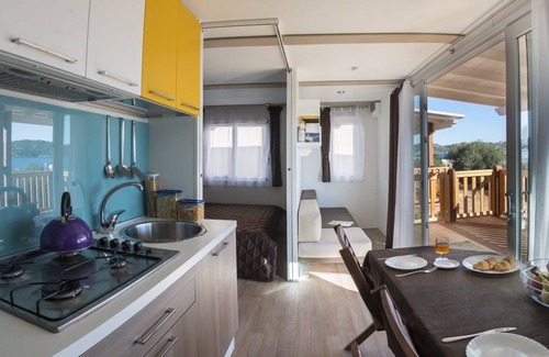 Palau RV Rental | Isola dei Gabbiani - Land of Water