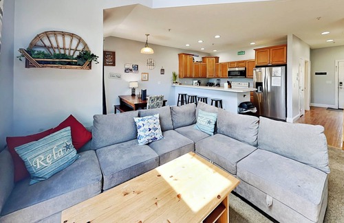 McHenry Cottage | It's 5 O'clock Somewhere