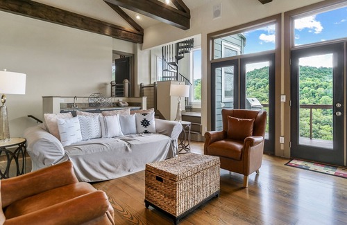 Smithville Ski Chalet | It's A Wonderful Life