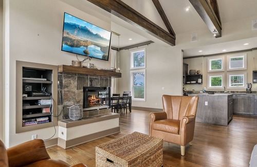 Smithville Ski Chalet | It's A Wonderful Life