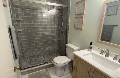 Bluemont Cottage | It's Own Destination / Farm Cottage with Mountain Views & Pond