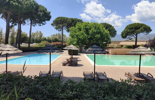 Contrada Taverna Apartment | Maxine Mare Blu - Sleeps 4 - 3 Mins To Beach