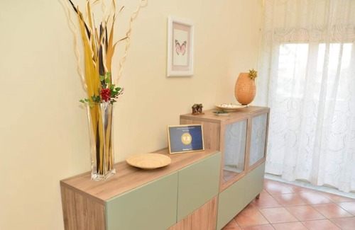 Villaggio del Pino-Le Ginestre House | Villa Cinzia - Appartamento con Terrazza