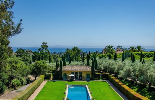Golden Quadrangle House | Italian Villa