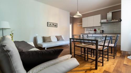 Historic Center Apartment | Italianway - Riva di Reno 47 B