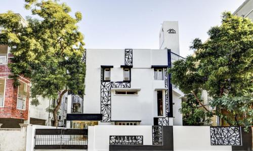 Velachery Hotel | Itsy Hotels Mirra