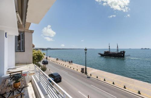 Thessaloniki City Centre Apartment | Ivory by halu! - Elegant 2BD apt with sea view