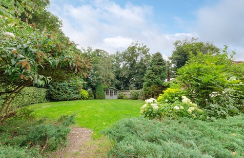 Woodbridge House | Ivy Lodge - Two Bedroom House, Sleeps 4