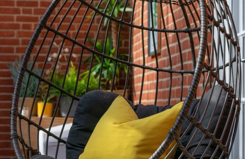 Woodbridge House | Ivy Lodge - Two Bedroom House, Sleeps 4