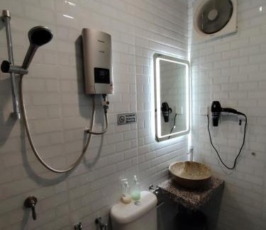 Taman Cempaka House | IX HOTEL CEMPAKA 33A - 4 Pax