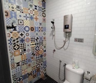 Taman Cempaka House | IX HOTEL CEMPAKA 33A - 4 Pax