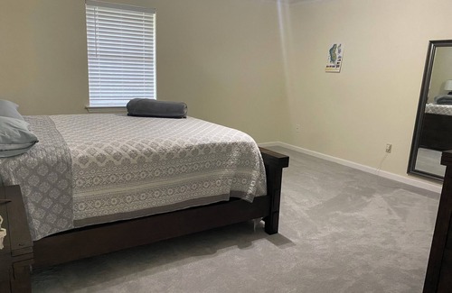 Mobile Condo | IXORA Perfect Townhome in Mobile, 2-bedroom w/WiFi AC, 2 assigned parking spaces