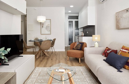 Gros Apartment | Izpizua II | The Rentals Collection