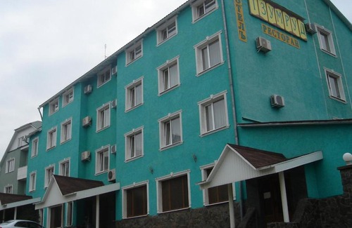 Uzhhorod Hotel | Izumrud