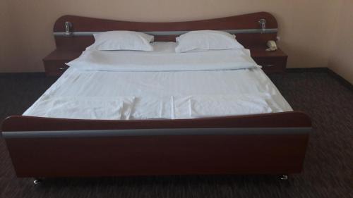 Uzhhorod Hotel | Izumrud