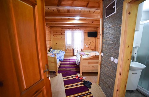 Uzice House | izvor bazeni vrela