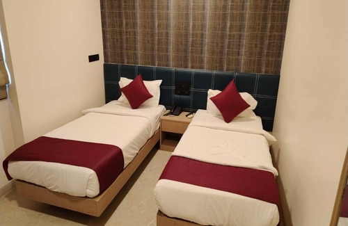 Jogeshwari West Hotel | J Hotel and Banquets