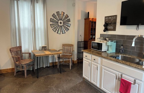 Lake Worth Apartment | J&J"s Chic Farmhouse Downtown Lake Worth Beach