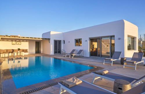Psarou Villa | J View Villa Mykonos