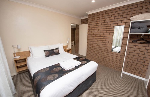 Swan Hill Hotel | Jacaranda Motel & Holiday Units