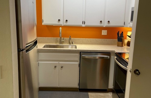 Downtown Palm Springs Condo | Jacinto's HideAway: Walk to everything in Palm Springs,