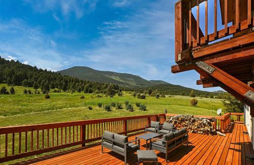 Wineglass House | Jackalope Lodge